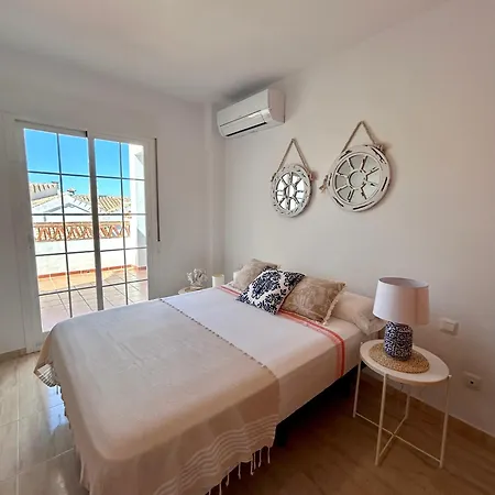 Apartamentos Pacifico Nerja Esterno foto